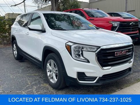 Certified 2024 GMC Terrain SLE w/ LPO, Floor Liner Package FWD image 4