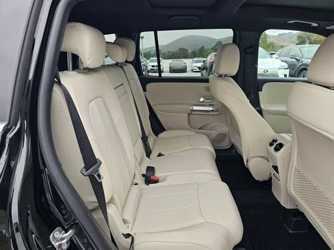New 2026 Mercedes-Benz GLB 250 image 12