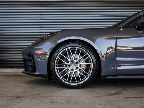 New 2025 Porsche Panamera 4 image 12