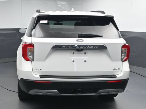 Used 2021 Ford Explorer XLT w/ Equipment Group 202A AWD/4WD image 6