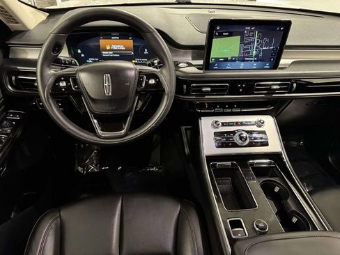 Used 2023 Lincoln Aviator Standard w/ Premium Package image 19
