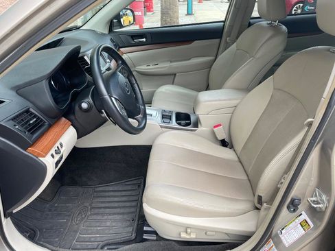 Used 2014 Subaru Outback 3.6R Limited w/ Moonroof Package AWD/4WD image 5