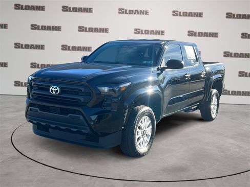 Used 2025 Toyota Tacoma SR image 1