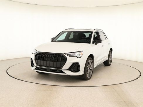Certified 2025 Audi Q3 2.0T Premium Plus w/ Premium Plus Package image 12