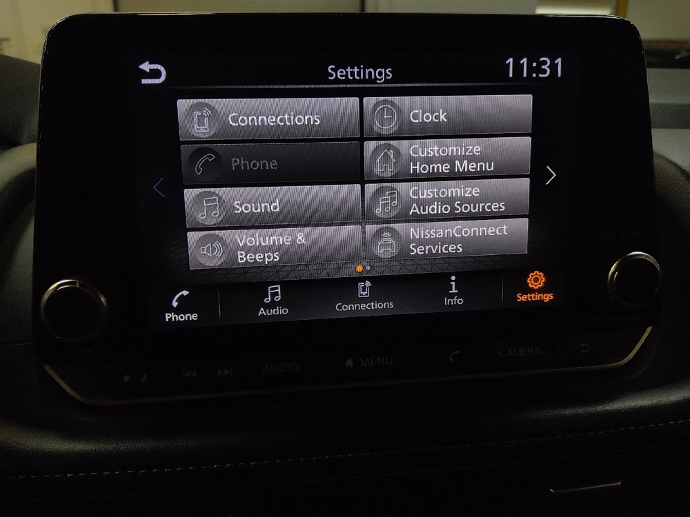 Used 2025 Nissan Rogue SV FWD image 25