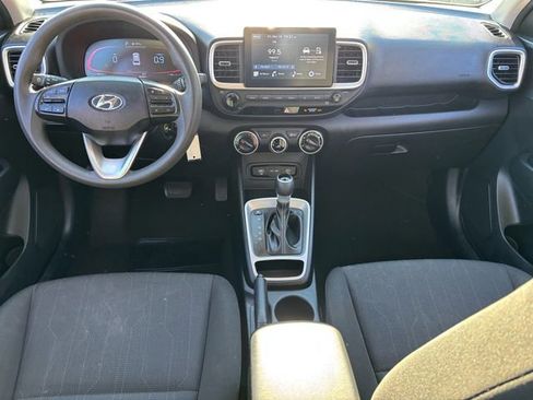 Used 2023 Hyundai Venue SE image 14