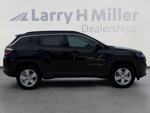 Used 2022 Jeep Compass Latitude AWD/4WD image 7