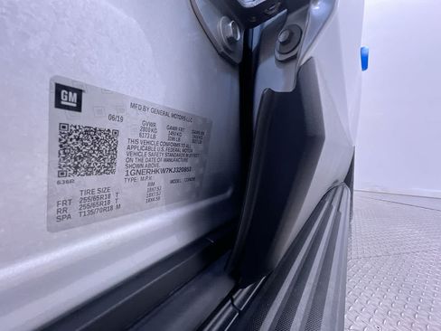 Used 2019 Chevrolet Traverse LT FWD image 46