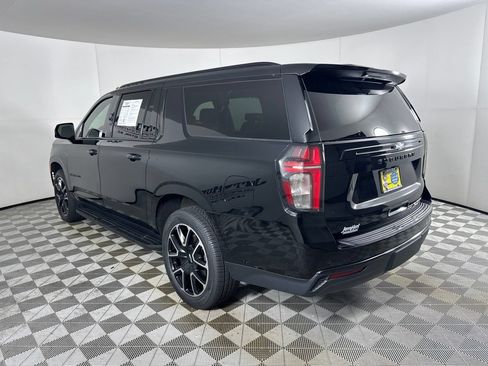 Used 2024 Chevrolet Suburban RST w/ Luxury Package AWD/4WD image 6