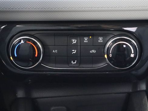 Used 2025 Chevrolet TrailBlazer LT FWD image 11