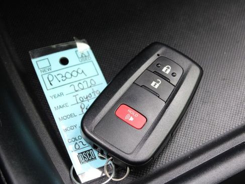 Used 2020 Toyota Prius LE image 33