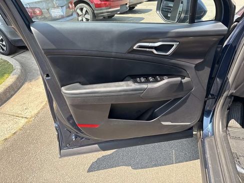 Used 2023 Kia Sportage EX AWD/4WD image 13