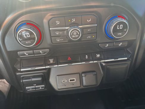 Used 2022 Chevrolet Silverado 2500 LT w/ Convenience Package image 10