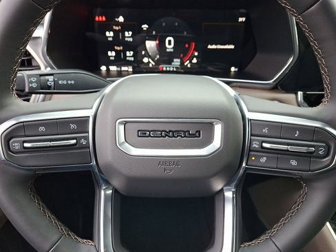 New 2026 GMC Canyon Denali image 9