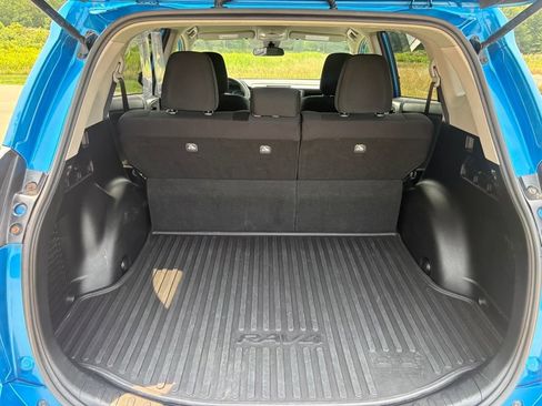 Used 2018 Toyota RAV4 LE w/ All Weather Liner Package FWD image 44