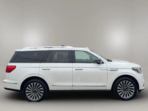 Used 2018 Lincoln Navigator Reserve w/ Technology Package AWD/4WD image 4