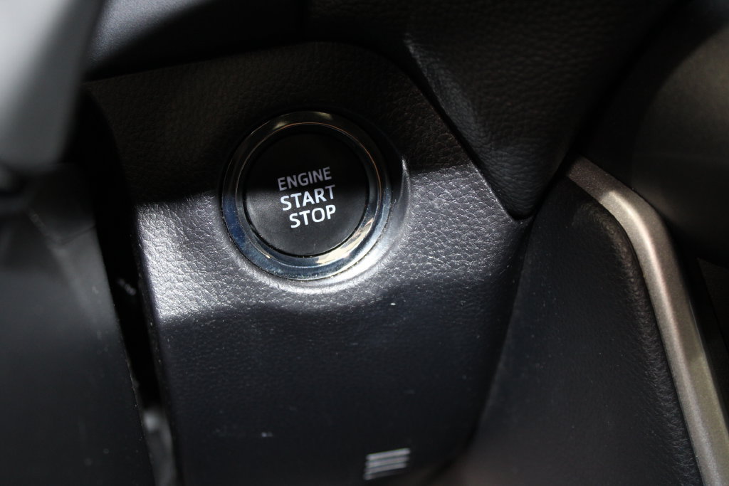 Used 2025 Toyota RAV4 XLE AWD/4WD image 37