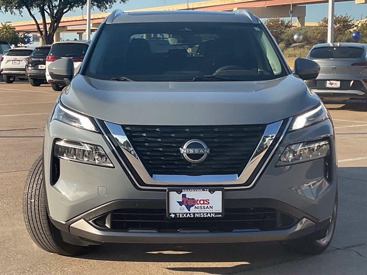 Used 2023 Nissan Rogue SL w/ SL Premium Package FWD image 2