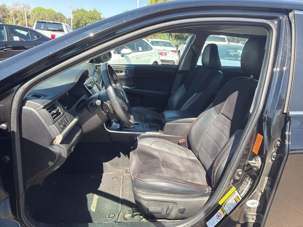 Used 2016 Toyota Camry XSE FWD image 6