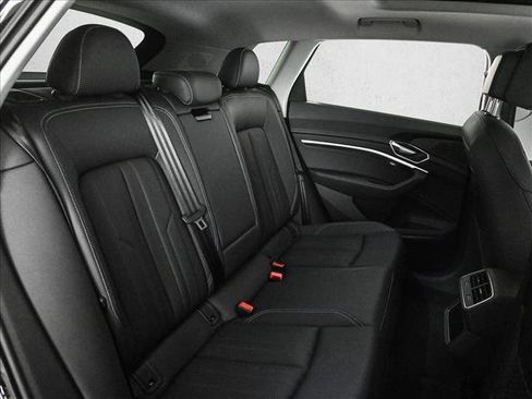 Certified 2023 Audi e-tron Premium Plus w/ Premium Plus Package image 21