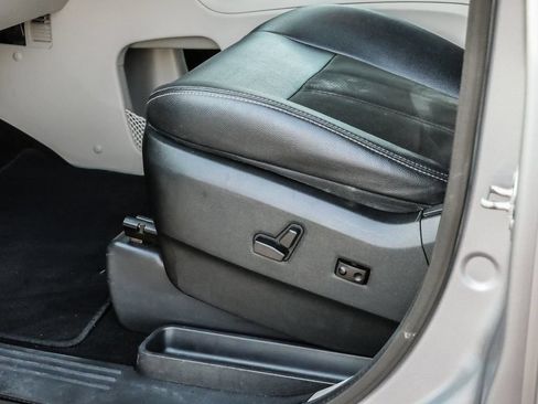 Used 2019 Dodge Grand Caravan SXT FWD image 56
