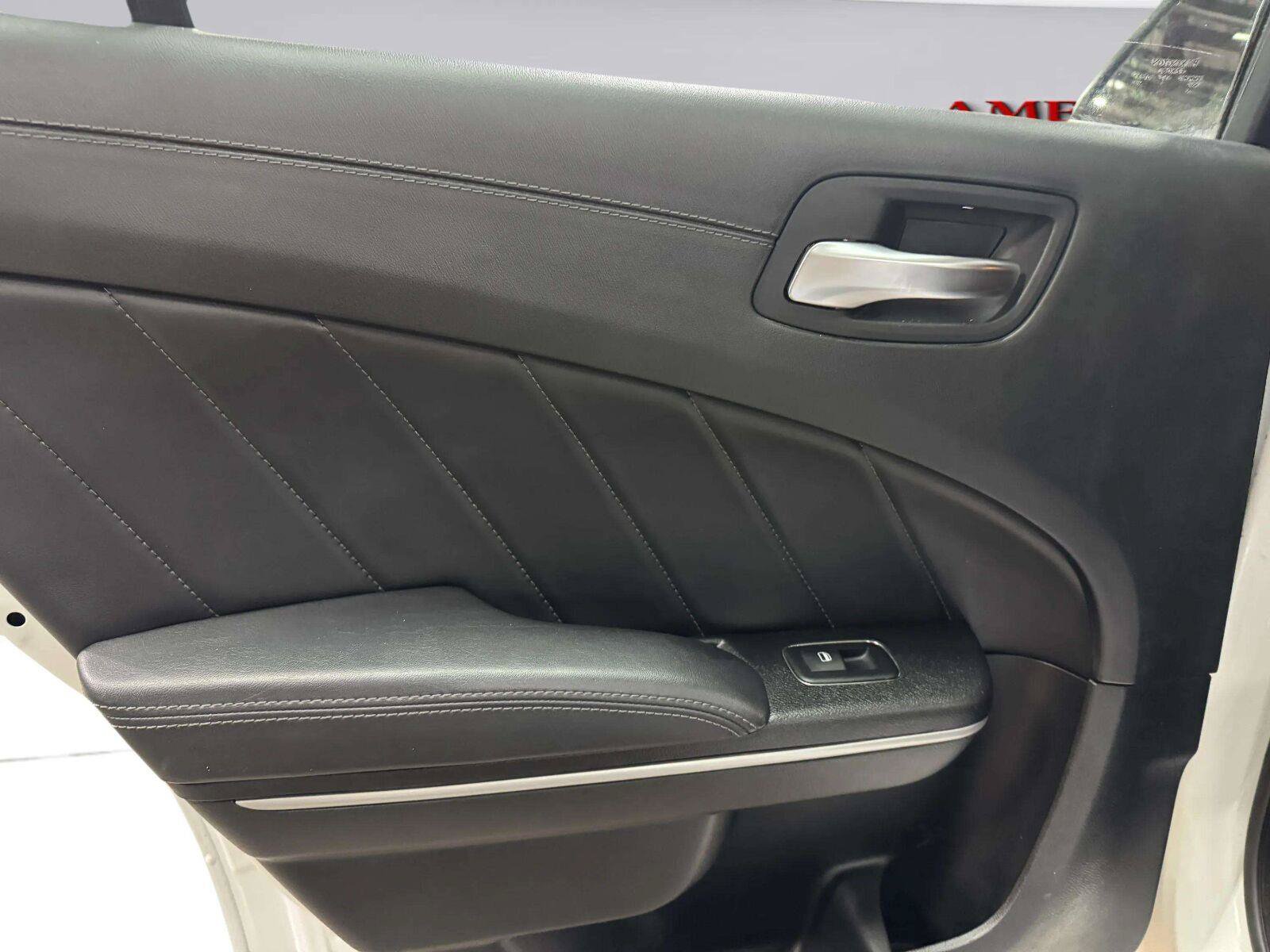 Used 2019 Dodge Charger Scat Pack w/ Dynamics Package RWD image 27