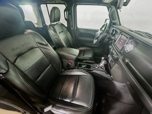 Used 2023 Jeep Wrangler Unlimited Sahara AWD/4WD image 30
