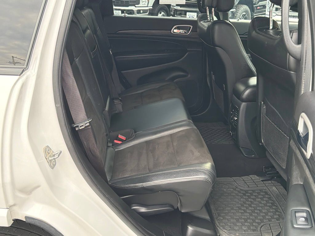 Used 2020 Jeep Grand Cherokee Altitude AWD/4WD image 18