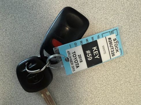 Used 2018 Toyota 4Runner SR5 AWD/4WD image 32