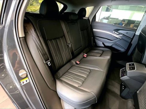 Used 2024 Audi Q8 e-tron Prestige w/ Prestige Package image 20