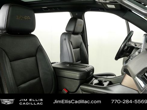 Used 2023 Chevrolet Suburban High Country w/ Premium Package 2 image 24