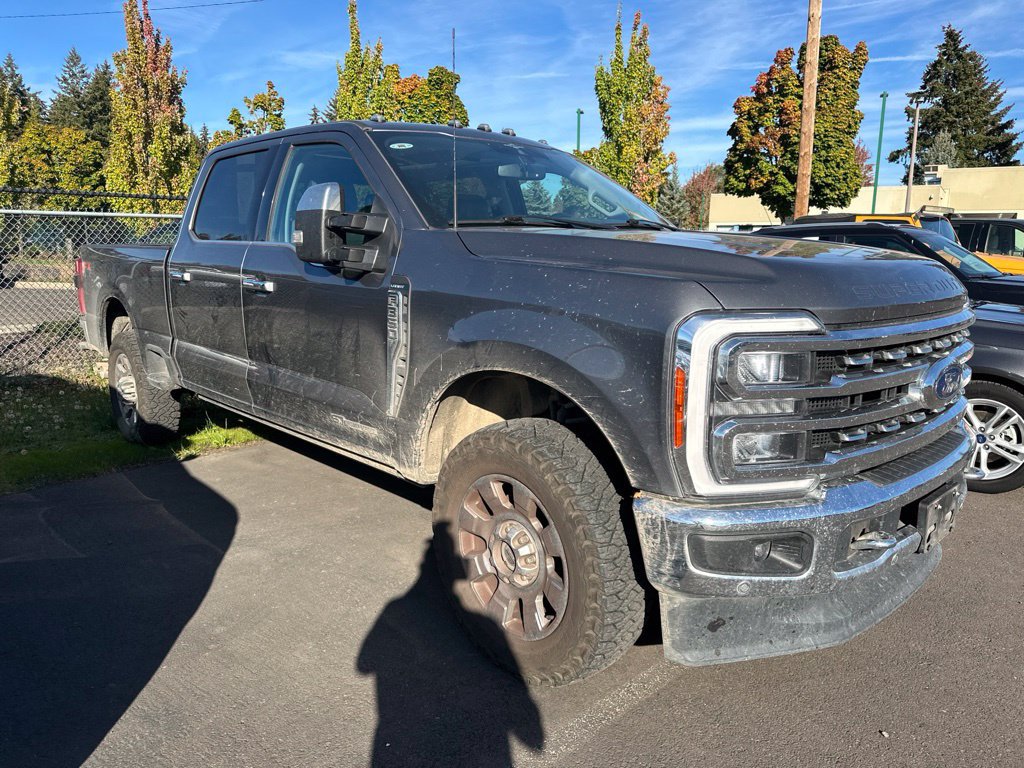 Used 2023 Ford F350 Lariat w/ Lariat Ultimate Package AWD/4WD image 3
