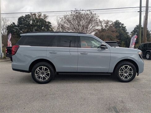New 2026 Ford Expedition Active image 2