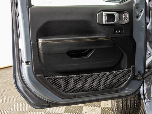 Used 2024 Jeep Wrangler Unlimited Sahara AWD/4WD image 36