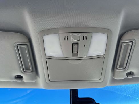 Used 2017 Nissan Armada SL w/ Moonroof Package image 33