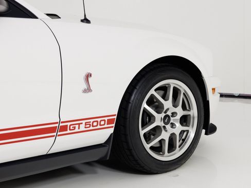 Used 2007 Ford Mustang Shelby GT500 RWD image 64