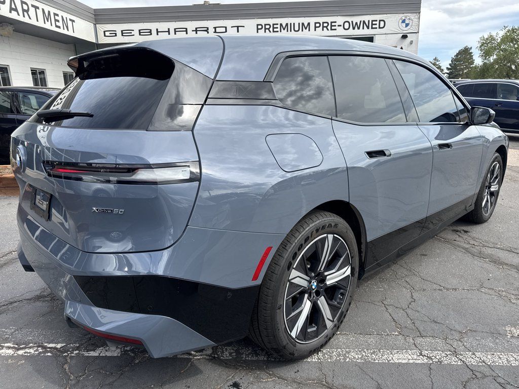 Used 2024 BMW iX xDrive50 w/ Sport Package AWD/4WD image 7
