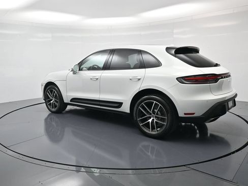 Certified 2026 Porsche Macan AWD/4WD image 3