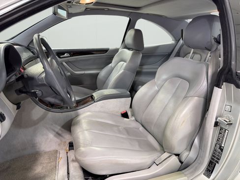 Used 1998 Mercedes-Benz CLK 320 Coupe image 9