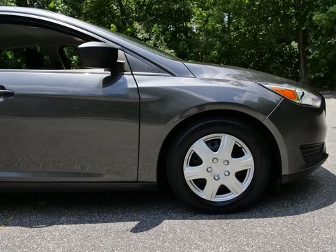 Used 2018 Ford Focus S FWD image 29