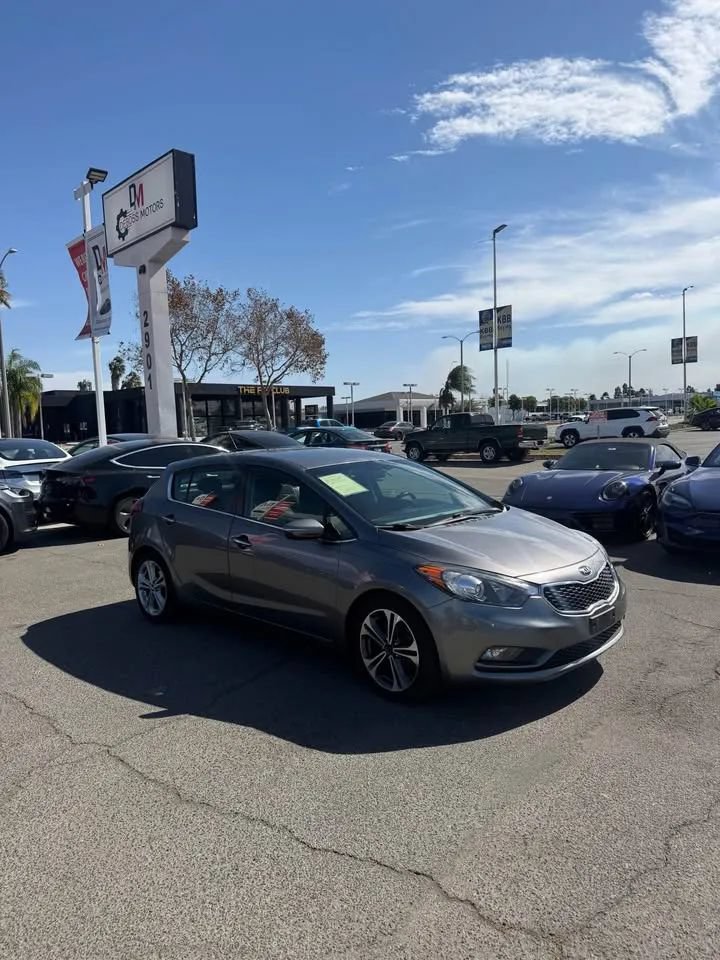 Used 2016 Kia Forte EX FWD image 2
