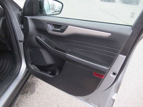 Used 2022 Ford Escape SE w/ SE Sport Appearance Package AWD/4WD image 24