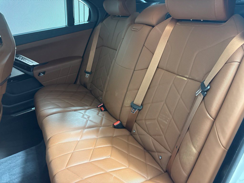Certified 2024 BMW i7 eDrive50 RWD image 30