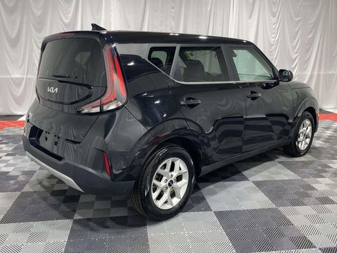 Used 2023 Kia Soul LX w/ LX Technology Package FWD image 4