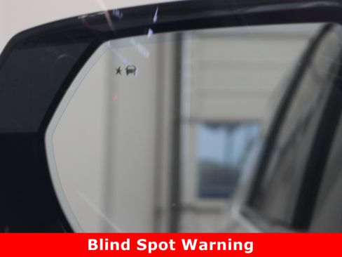 Used 2024 GMC Yukon XL SLT w/ SLT Premium Package image 24