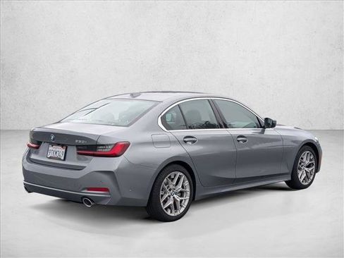 Used 2025 BMW 330i 330i w/ Convenience Package image 5