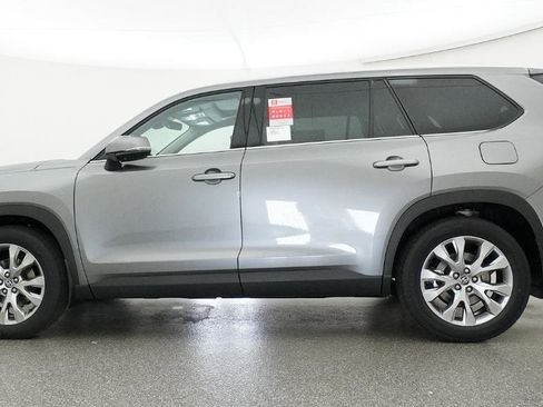 New 2026 Toyota Grand Highlander FWD image 44