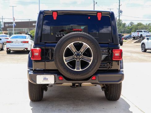 Used 2023 Jeep Wrangler Unlimited Sahara w/ LED Lighting Group AWD/4WD image 18