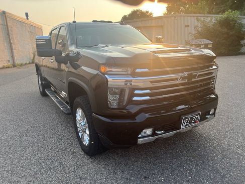 Used 2020 Chevrolet Silverado 2500 High Country w/ Z71 Off-Road Package AWD/4WD image 4
