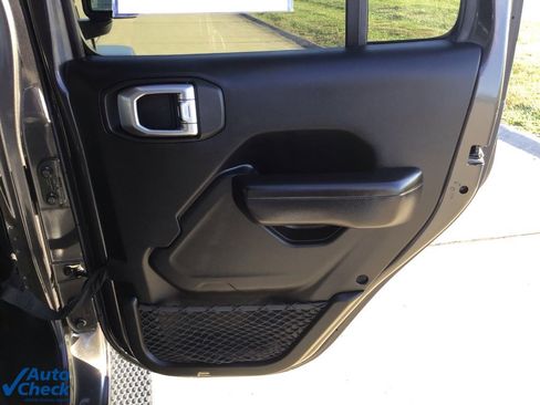 Used 2019 Jeep Wrangler Unlimited Sport S image 13